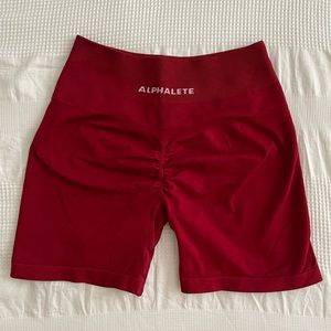 Alphalete Amplify 4.5” Shorts in Scarlett